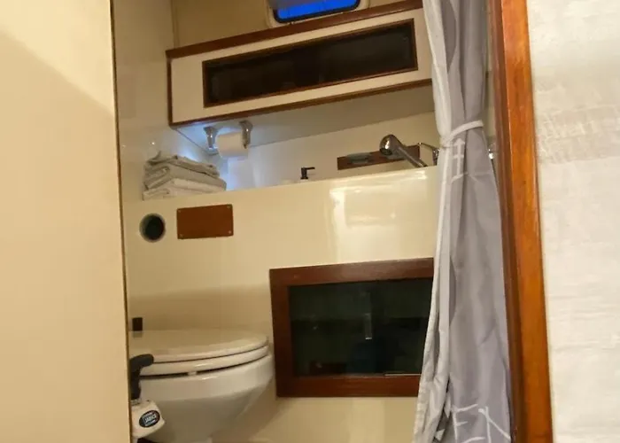 船上ホテル Boat Experience
