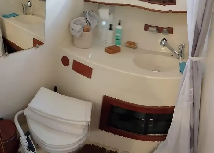船上ホテル Boat Experience コラレホ