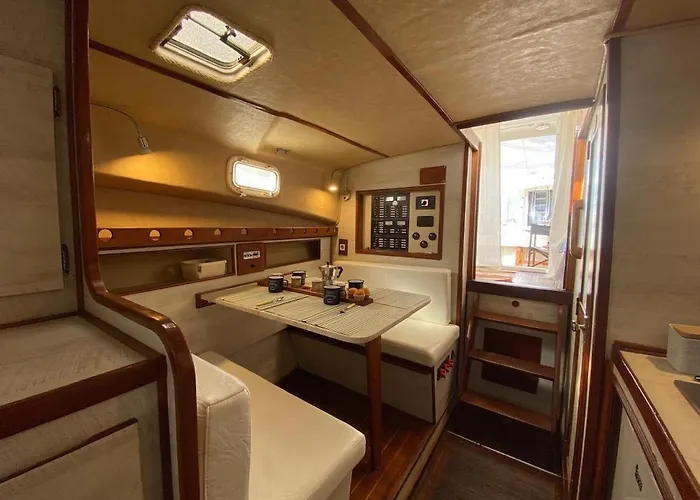 Boat Experience 船上ホテル コラレホ